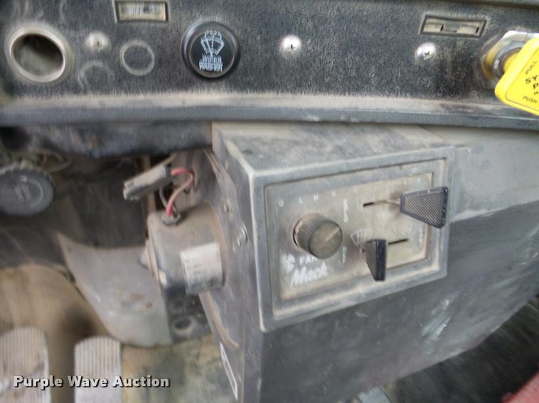 image for item DB5429 1996 Mack RD690S ready mix truck