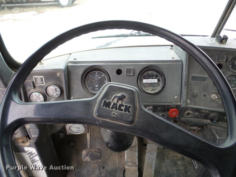 image for item DB5429 1996 Mack RD690S ready mix truck