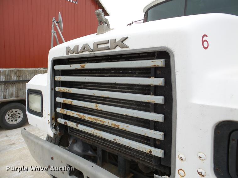 image for item DB5429 1996 Mack RD690S ready mix truck