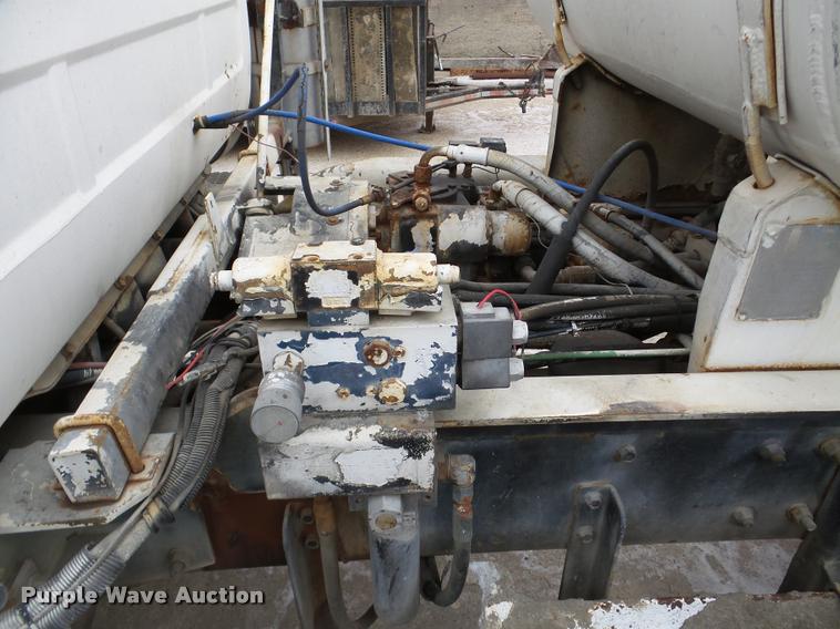 image for item DB5429 1996 Mack RD690S ready mix truck