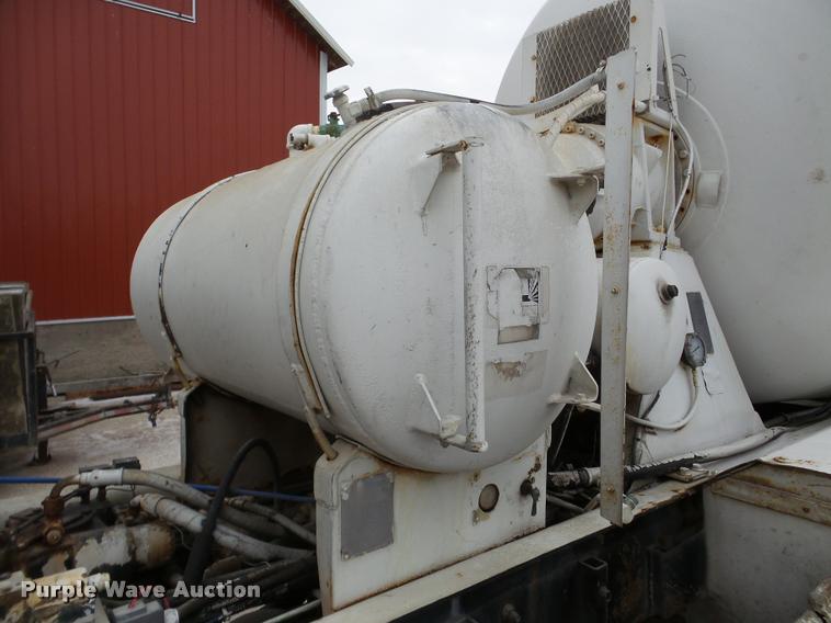 image for item DB5429 1996 Mack RD690S ready mix truck