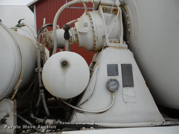 image for item DB5429 1996 Mack RD690S ready mix truck