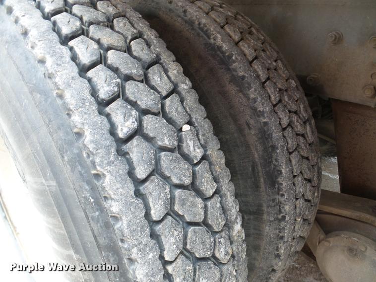 image for item DB5429 1996 Mack RD690S ready mix truck