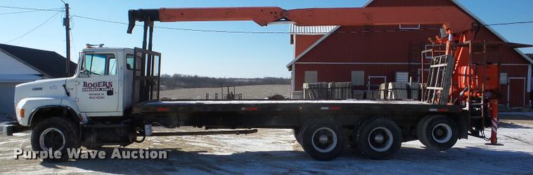image for item DB5430 1995 Ford LTS9000 crane truck