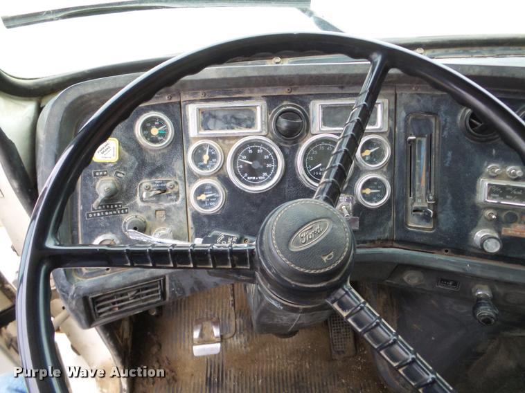 image for item DB5430 1995 Ford LTS9000 crane truck