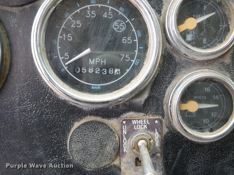 image for item DB5430 1995 Ford LTS9000 crane truck