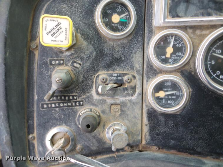 image for item DB5430 1995 Ford LTS9000 crane truck