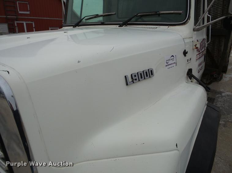 image for item DB5430 1995 Ford LTS9000 crane truck