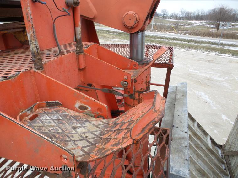 image for item DB5430 1995 Ford LTS9000 crane truck