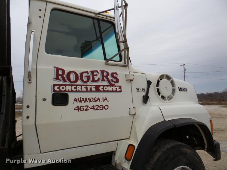 image for item DB5430 1995 Ford LTS9000 crane truck