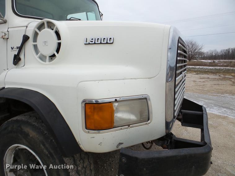 image for item DB5430 1995 Ford LTS9000 crane truck