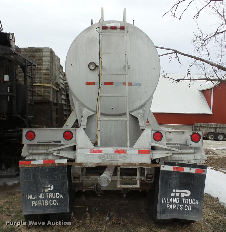 image for item DB5432 1976 Butler powder cement tanker trailer