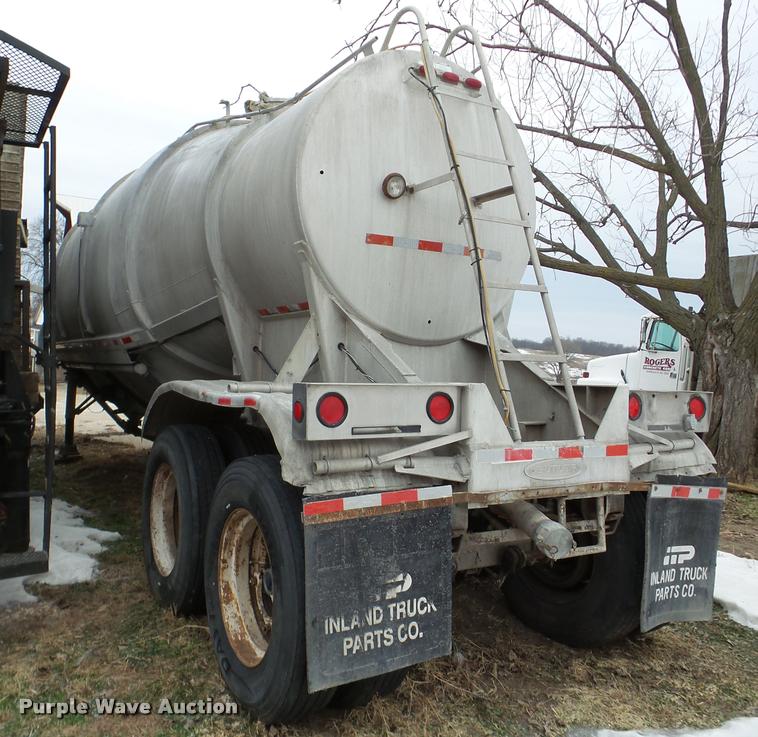 image for item DB5432 1976 Butler powder cement tanker trailer
