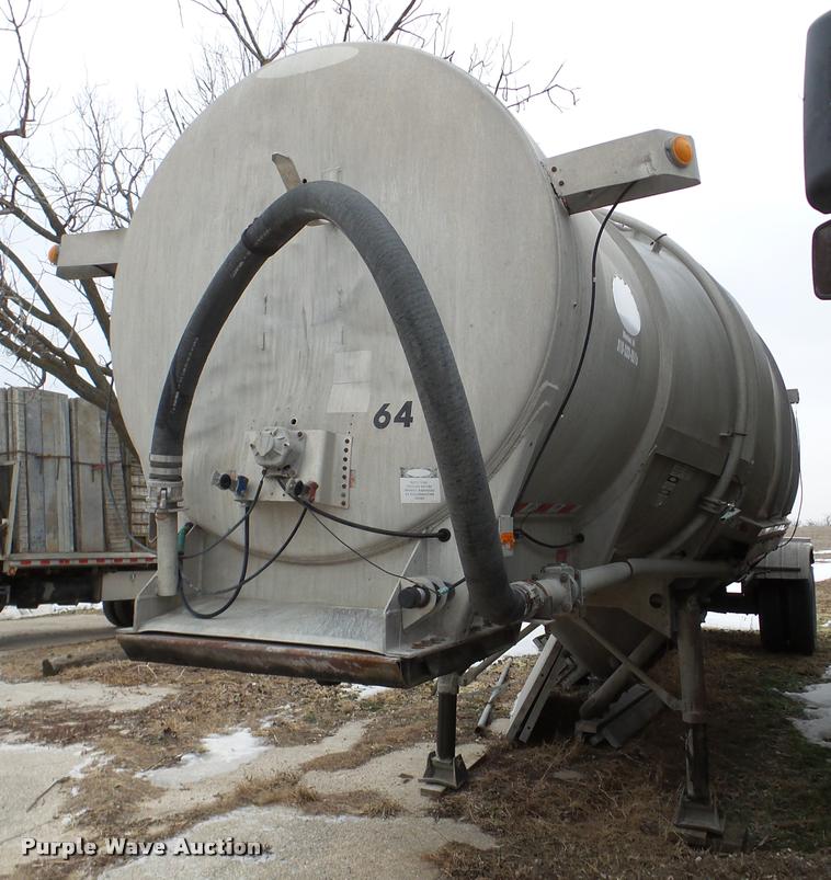 image for item DB5432 1976 Butler powder cement tanker trailer