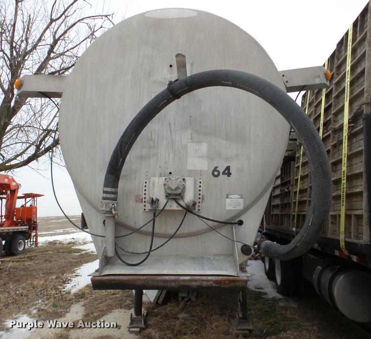 image for item DB5432 1976 Butler powder cement tanker trailer