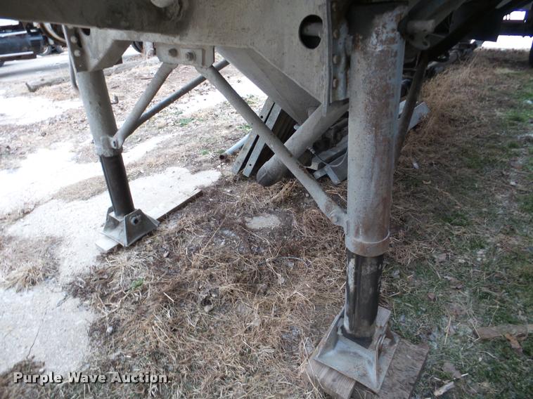 image for item DB5432 1976 Butler powder cement tanker trailer