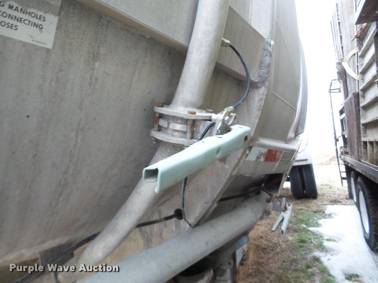 image for item DB5432 1976 Butler powder cement tanker trailer