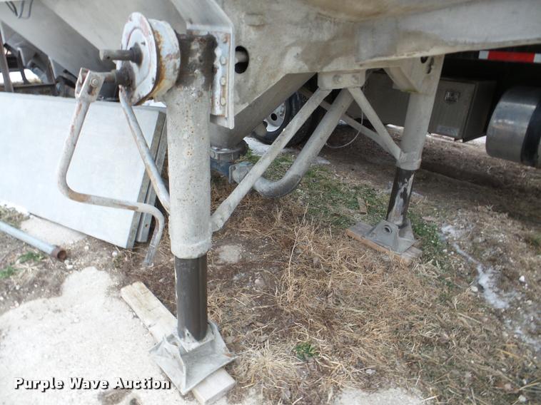 image for item DB5432 1976 Butler powder cement tanker trailer