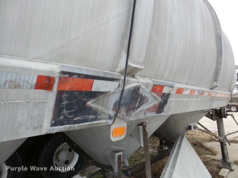 image for item DB5432 1976 Butler powder cement tanker trailer