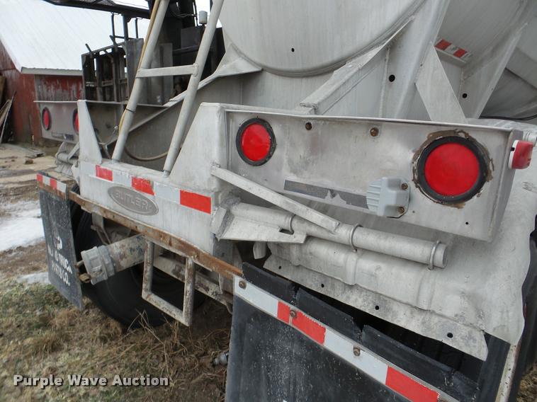 image for item DB5432 1976 Butler powder cement tanker trailer