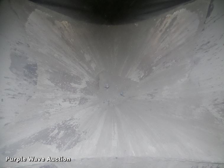 image for item DB5432 1976 Butler powder cement tanker trailer