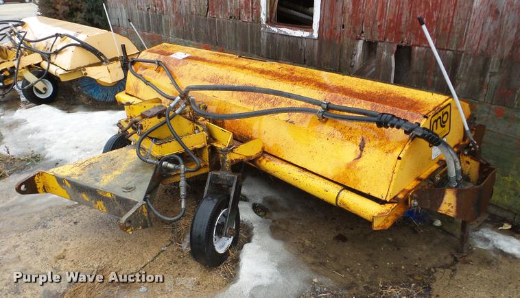 image for item DB5445 MB IKH broom