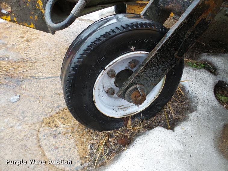 image for item DB5445 MB IKH broom