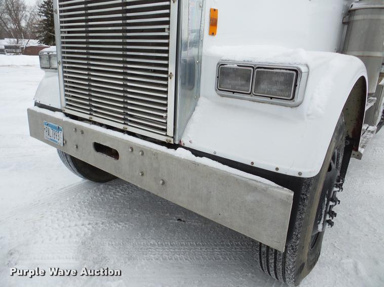 image for item DB5451 1988 Freightliner FLC-64 crane truck