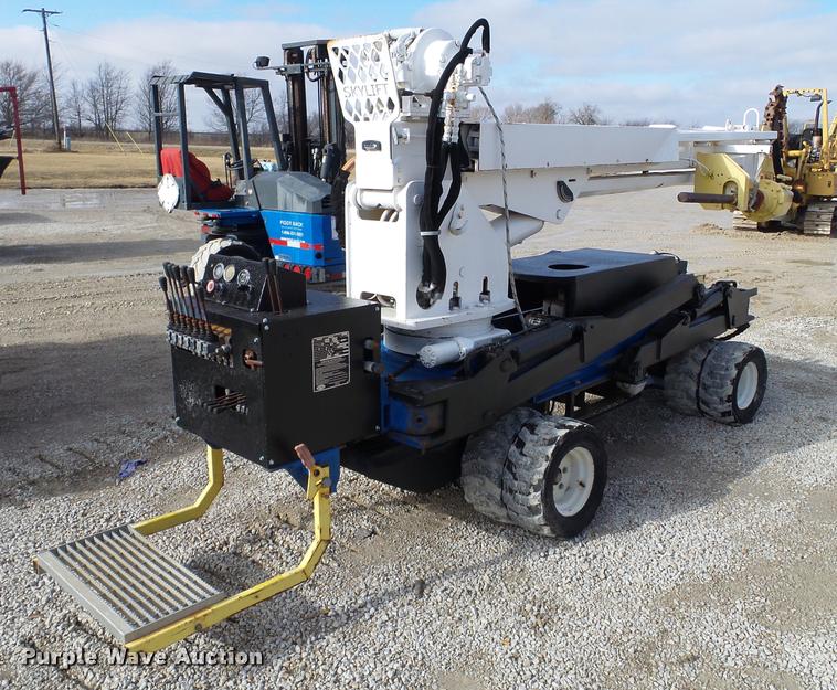 image for item DB5469 2007 Skylift MDHD33 mini digger derrick