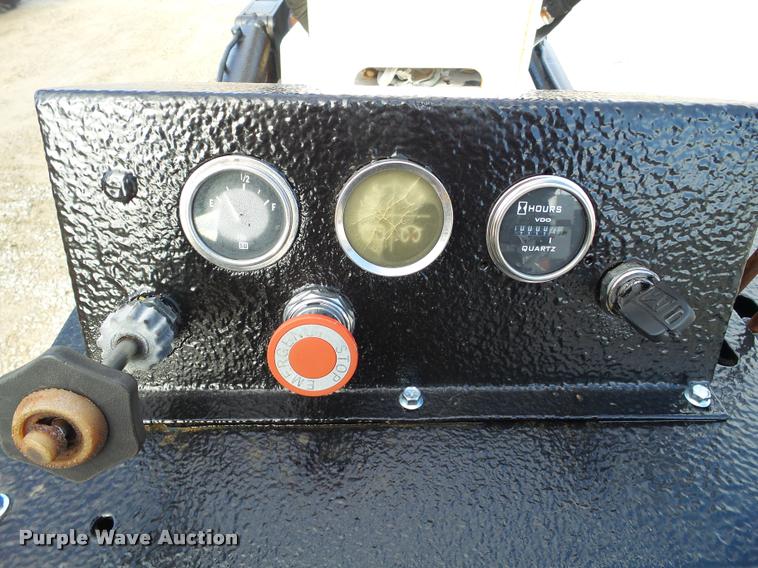 image for item DB5469 2007 Skylift MDHD33 mini digger derrick