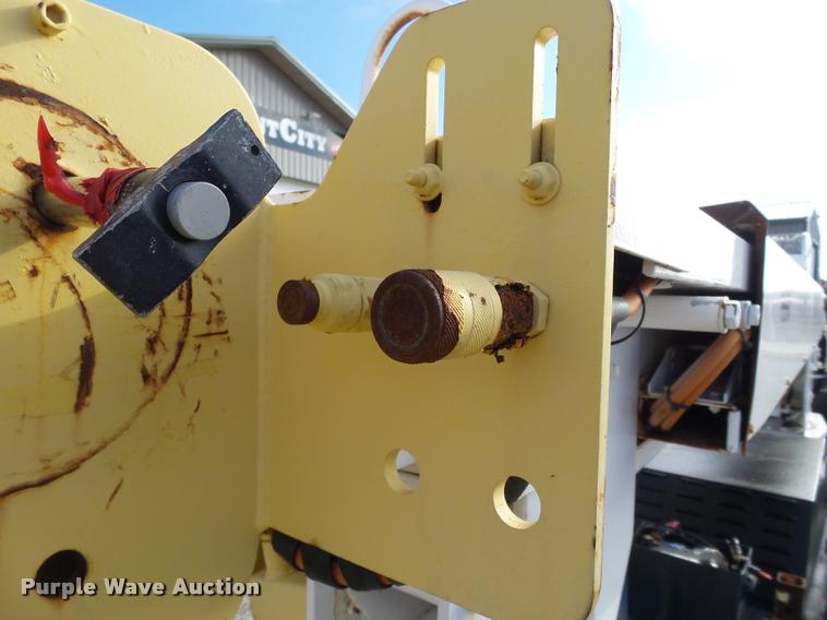 image for item DB5469 2007 Skylift MDHD33 mini digger derrick