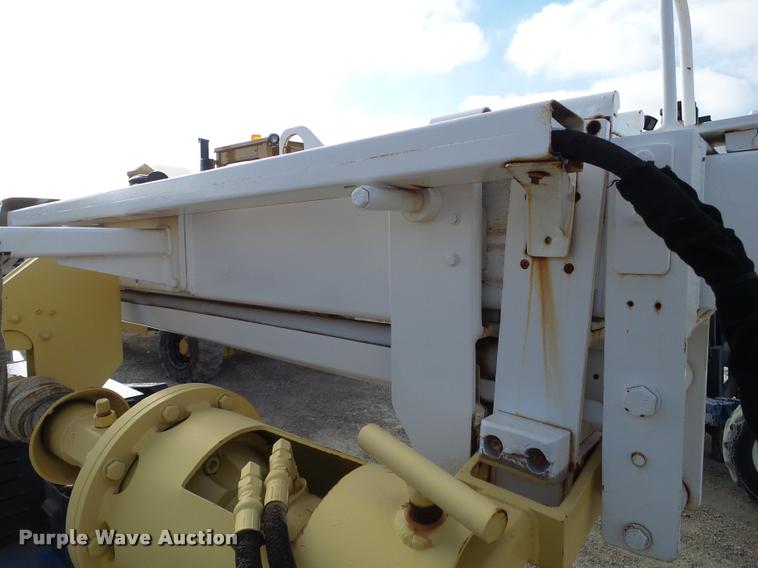 image for item DB5469 2007 Skylift MDHD33 mini digger derrick