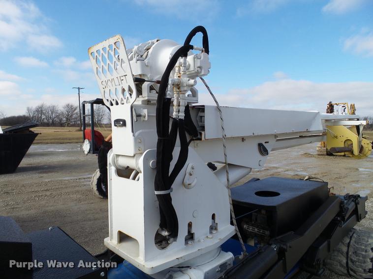 image for item DB5469 2007 Skylift MDHD33 mini digger derrick