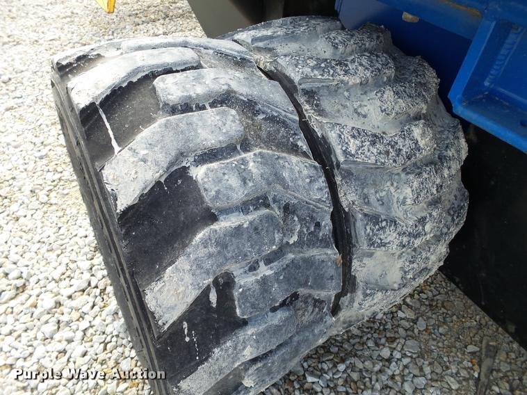 image for item DB5469 2007 Skylift MDHD33 mini digger derrick