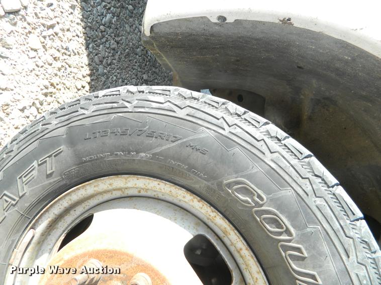 image for item J8804 2006 Ford F350 Super Duty bucket truck