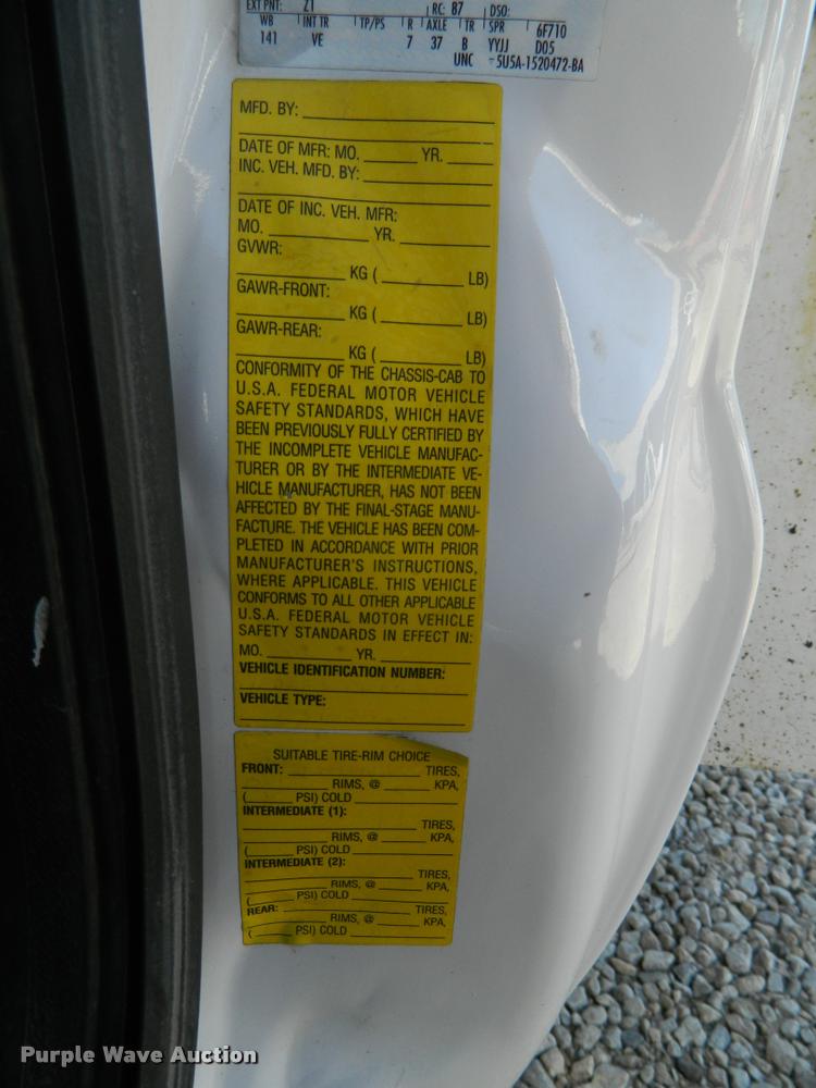 image for item J8804 2006 Ford F350 Super Duty bucket truck