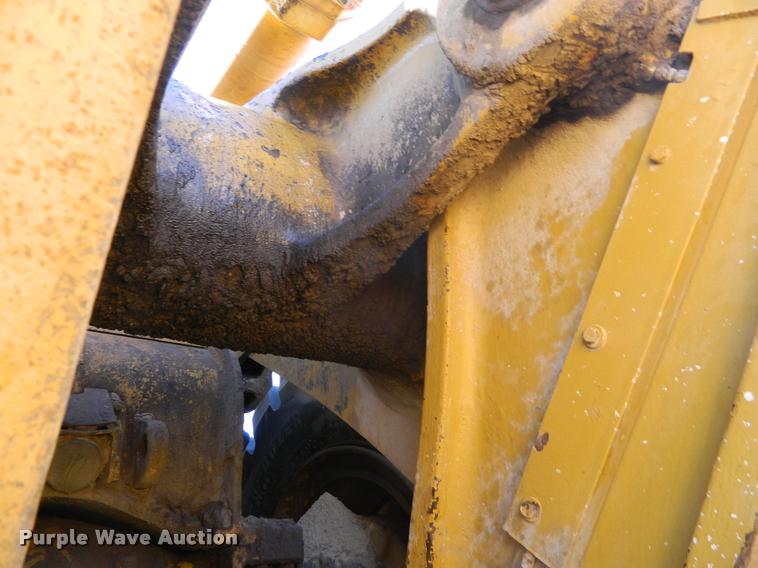 image for item J8805 1983 Caterpillar 992C wheel loader