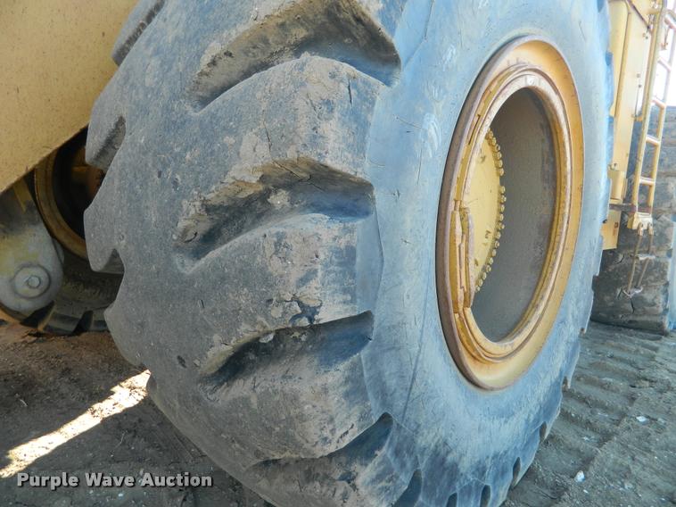 image for item J8805 1983 Caterpillar 992C wheel loader