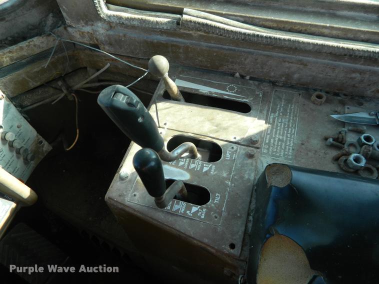 image for item J8805 1983 Caterpillar 992C wheel loader