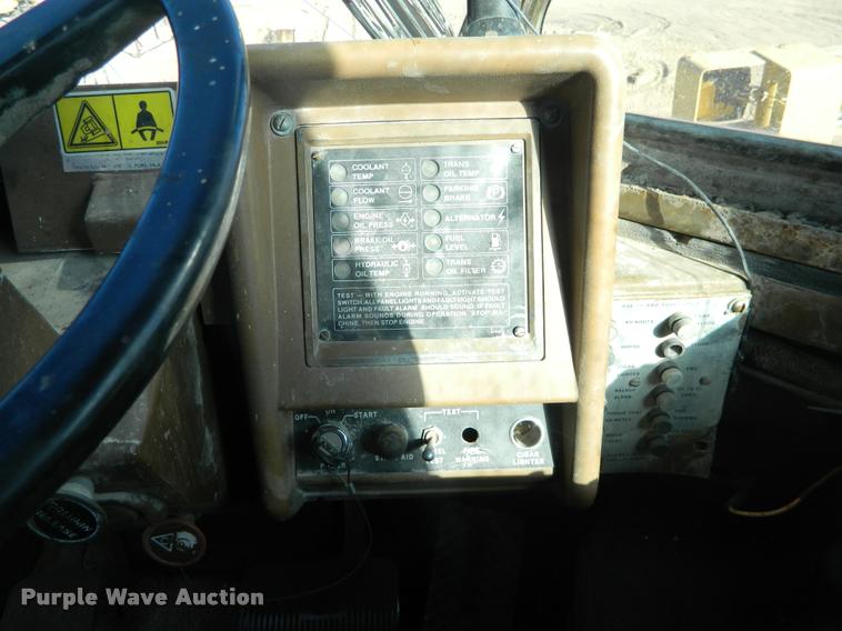 image for item J8805 1983 Caterpillar 992C wheel loader