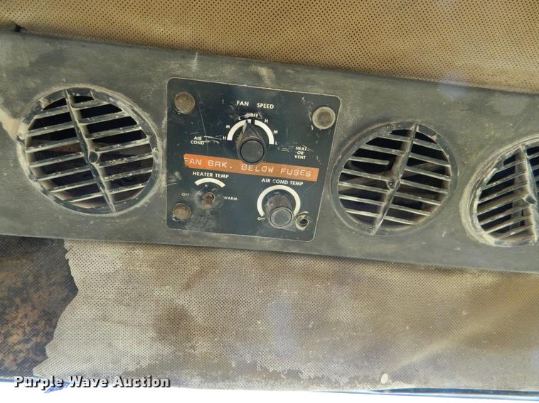 image for item J8805 1983 Caterpillar 992C wheel loader