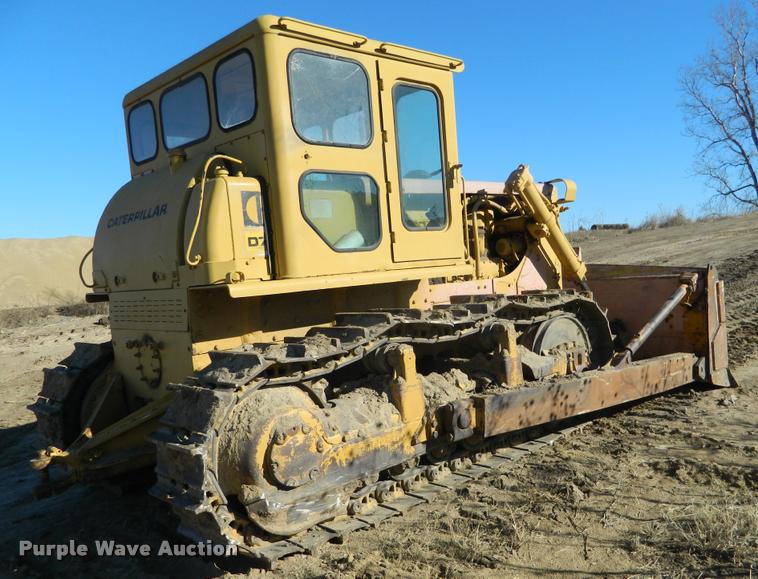 image for item J8806 1968 Caterpillar D7E dozer