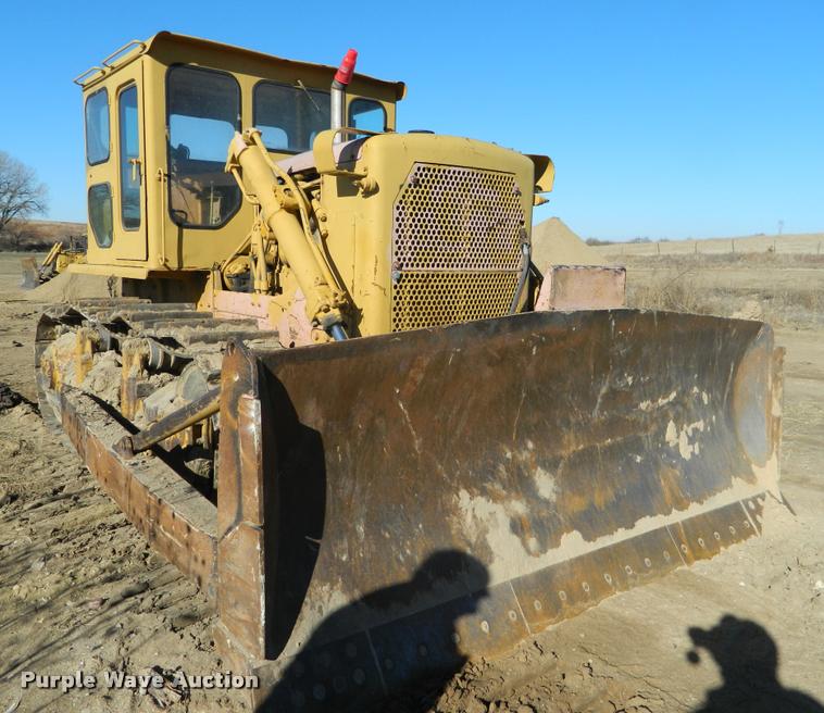 image for item J8806 1968 Caterpillar D7E dozer