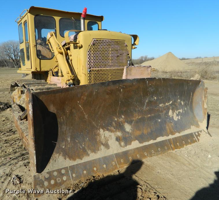image for item J8806 1968 Caterpillar D7E dozer