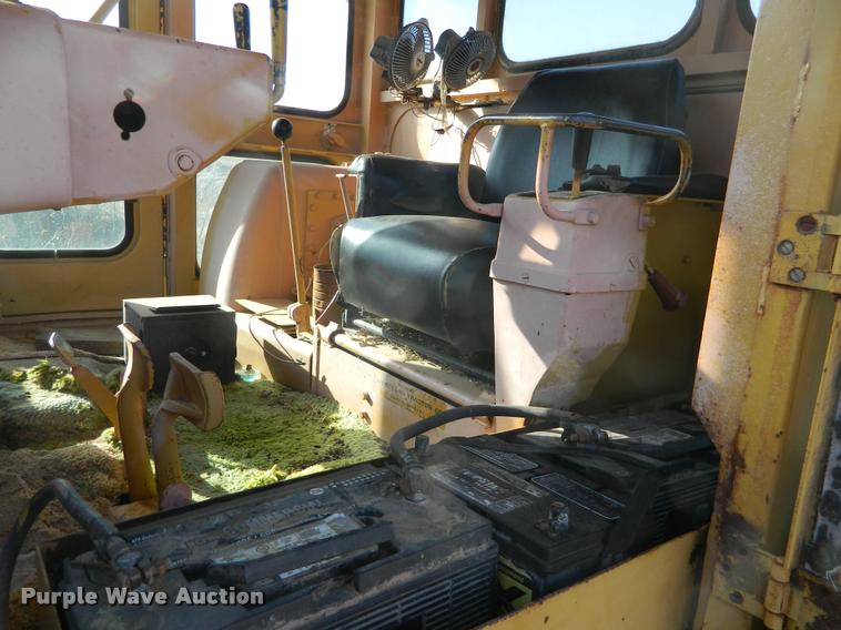 image for item J8806 1968 Caterpillar D7E dozer