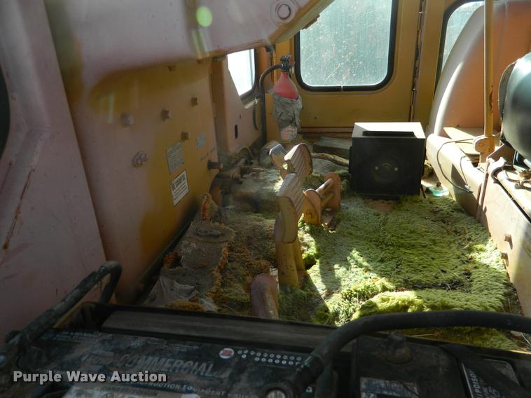 image for item J8806 1968 Caterpillar D7E dozer