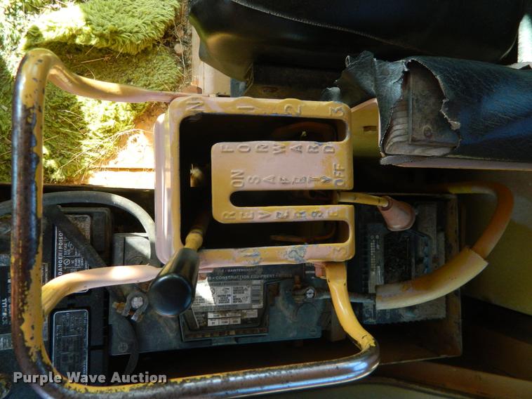 image for item J8806 1968 Caterpillar D7E dozer