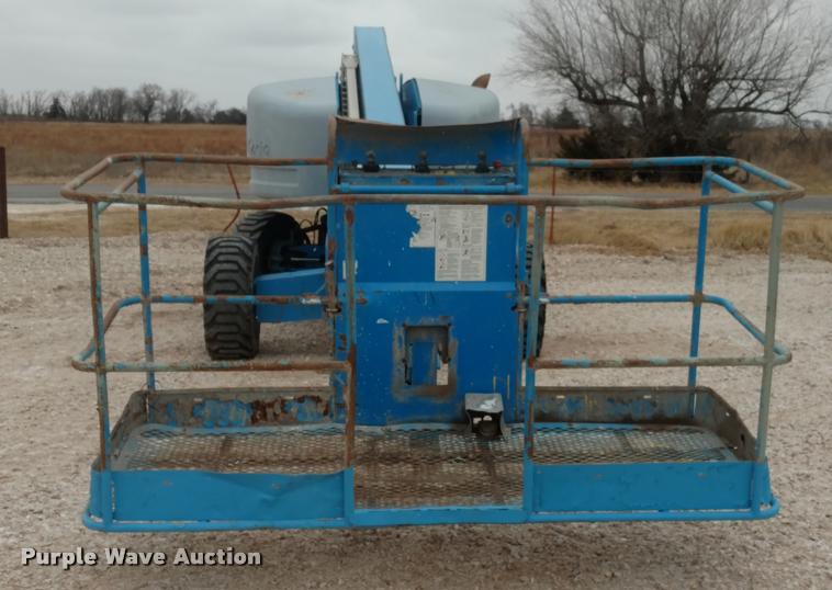 image for item K2999 2004 Genie S60 boom lift