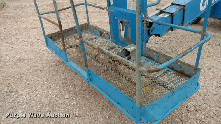 image for item K2999 2004 Genie S60 boom lift