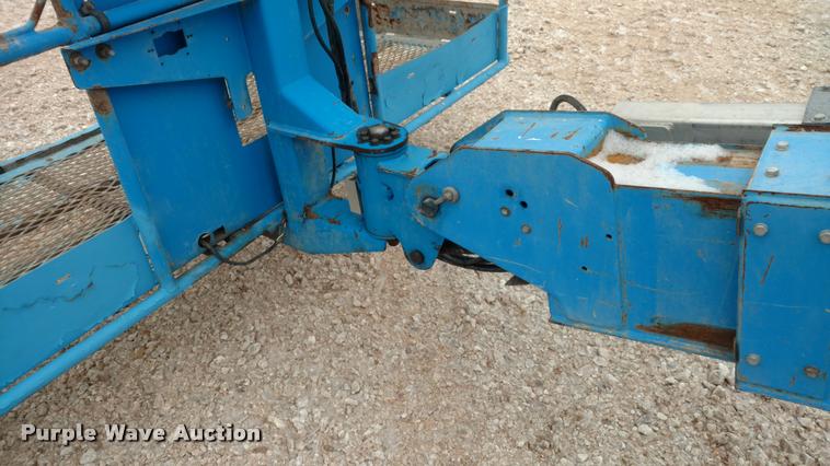 image for item K2999 2004 Genie S60 boom lift